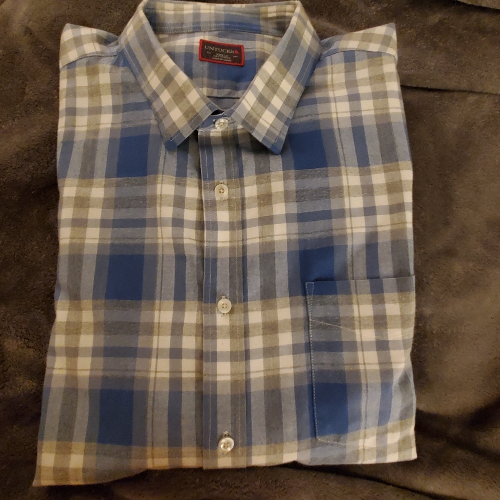 Untuckit men's shirt